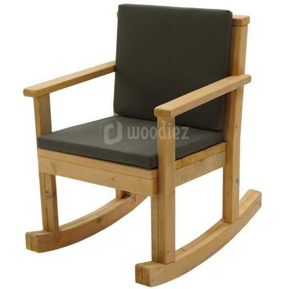Moderne steigerhouten schommelstoel huren met antraciete kussens