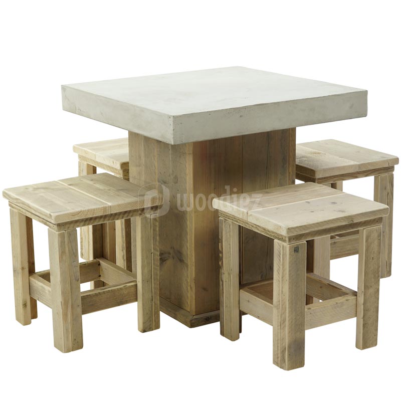 Steigerhout tafel beton met krukken