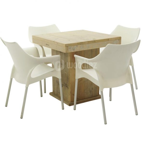 Steigerhout tafel vierkant met witte stoelen