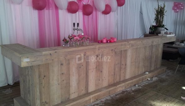 Babyshower organiseren huur steigerhouten meubels en decoratie voor een babyshower of babyborrel