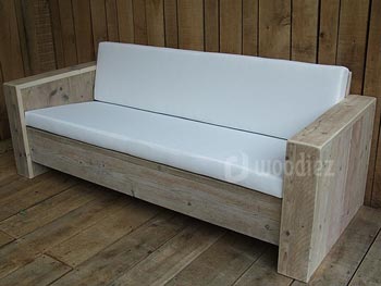 Steigerhouten loungebank strak model met witte weerbestendige kussens kopen